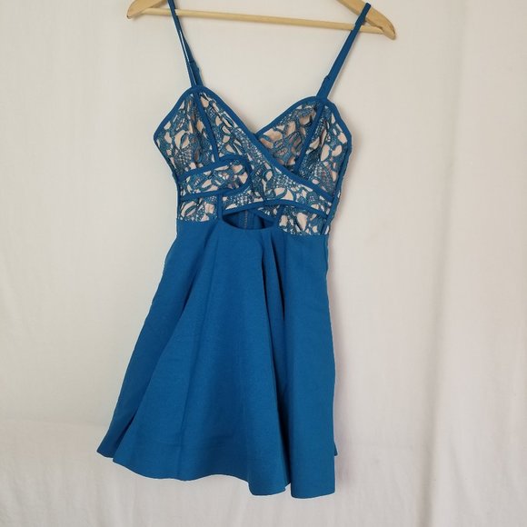 NWT Luxxel Teal lace flowy mini dress size Medium (103) - Picture 5 of 8